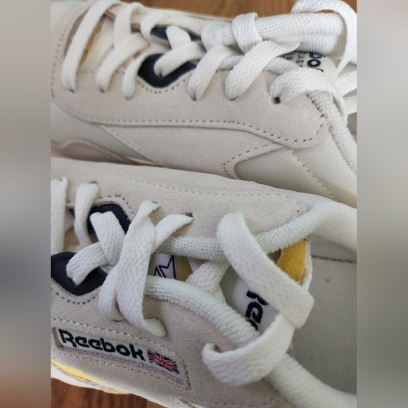 Reebok CL Nylon - Picture 11 of 17